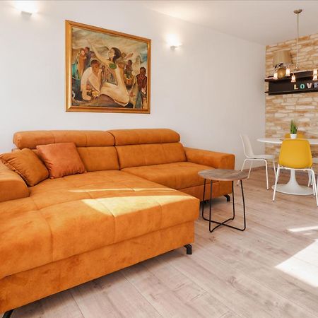 3-Bedroom Sea View Apartment - Balcony, Elevator - Spinut, Split Zewnętrze zdjęcie