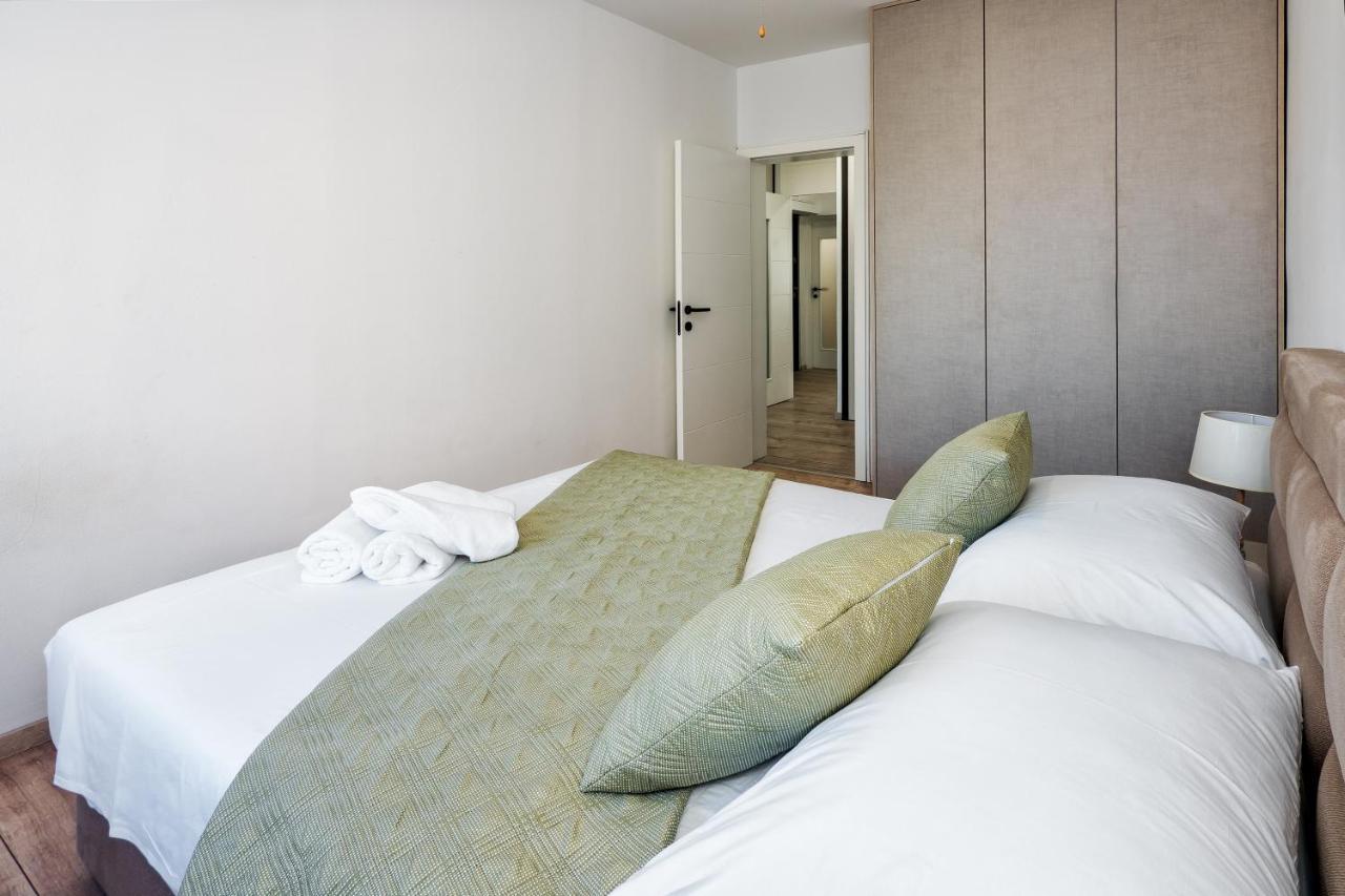 3-Bedroom Sea View Apartment - Balcony, Elevator - Spinut, Split Zewnętrze zdjęcie