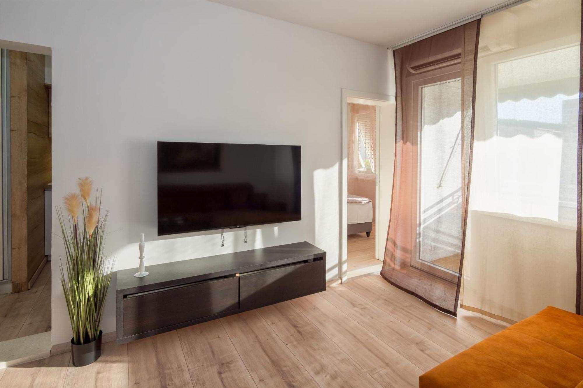 3-Bedroom Sea View Apartment - Balcony, Elevator - Spinut, Split Zewnętrze zdjęcie