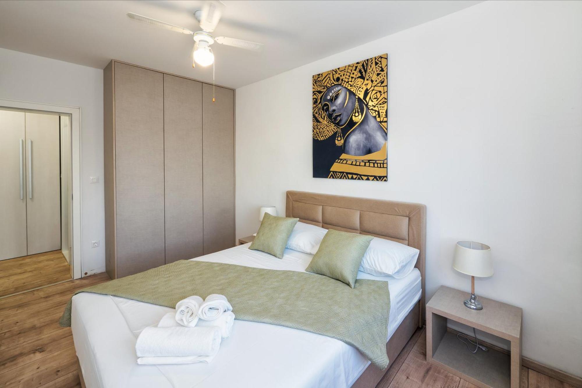 3-Bedroom Sea View Apartment - Balcony, Elevator - Spinut, Split Zewnętrze zdjęcie