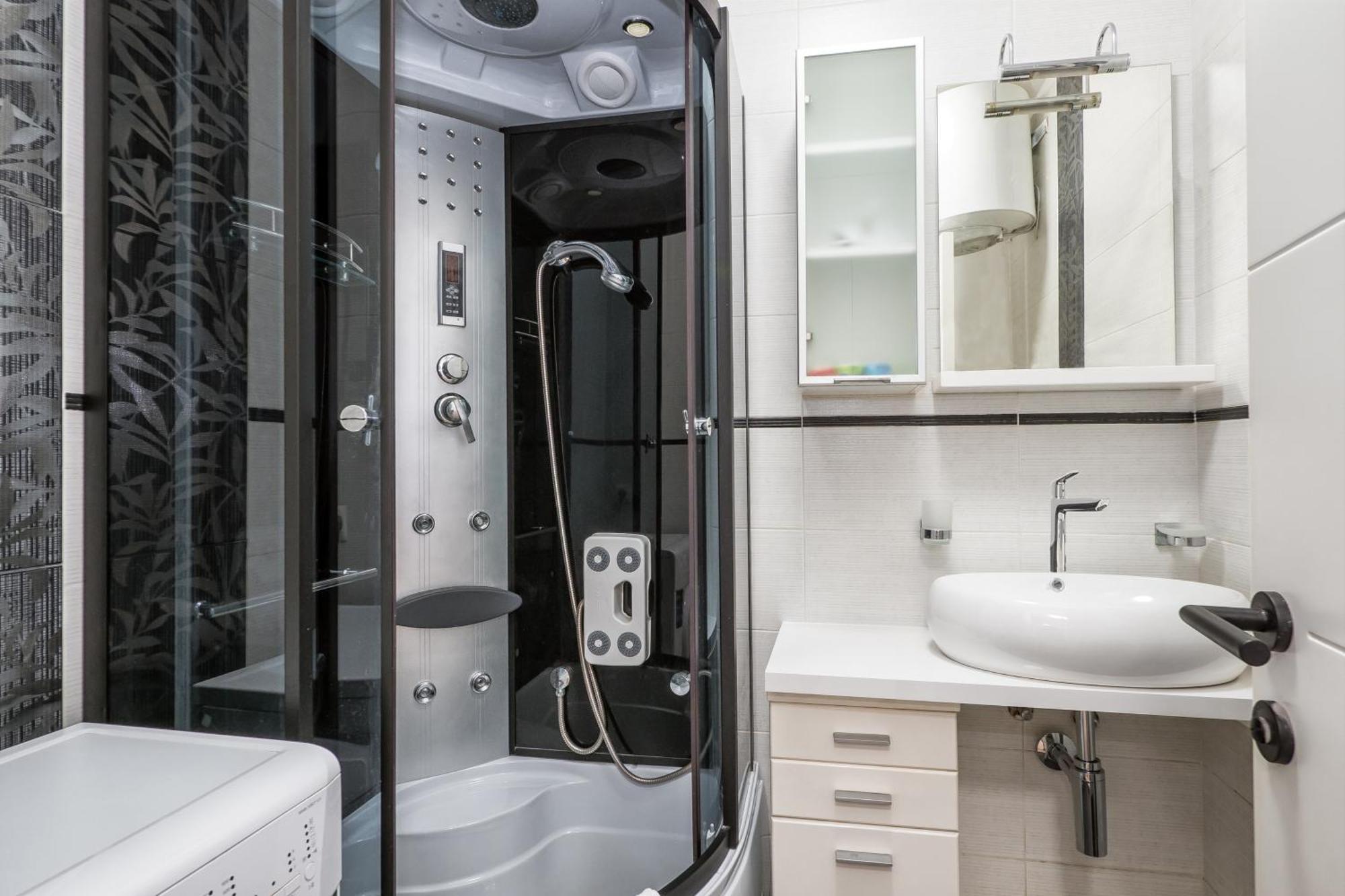 3-Bedroom Sea View Apartment - Balcony, Elevator - Spinut, Split Zewnętrze zdjęcie