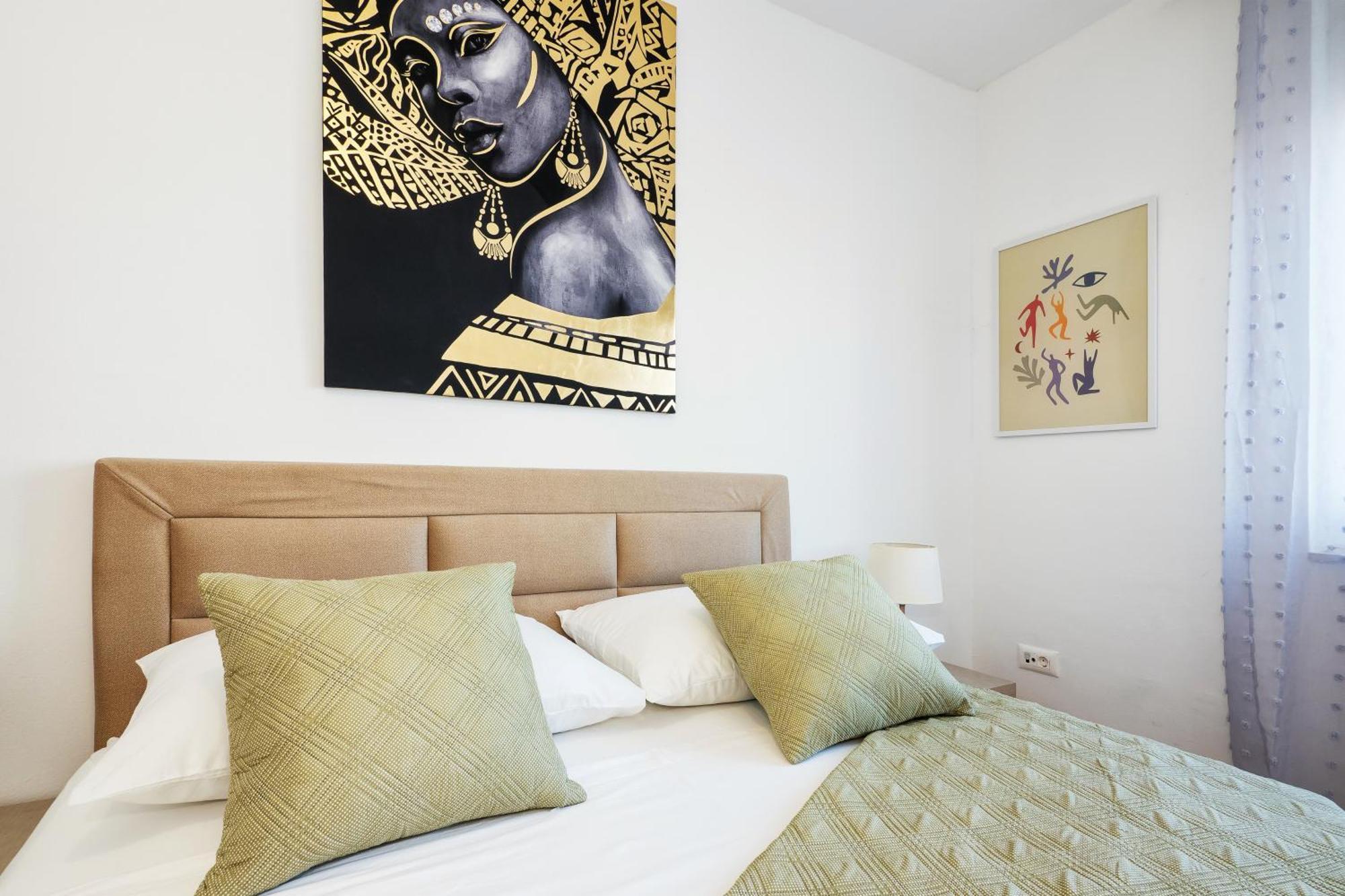3-Bedroom Sea View Apartment - Balcony, Elevator - Spinut, Split Zewnętrze zdjęcie